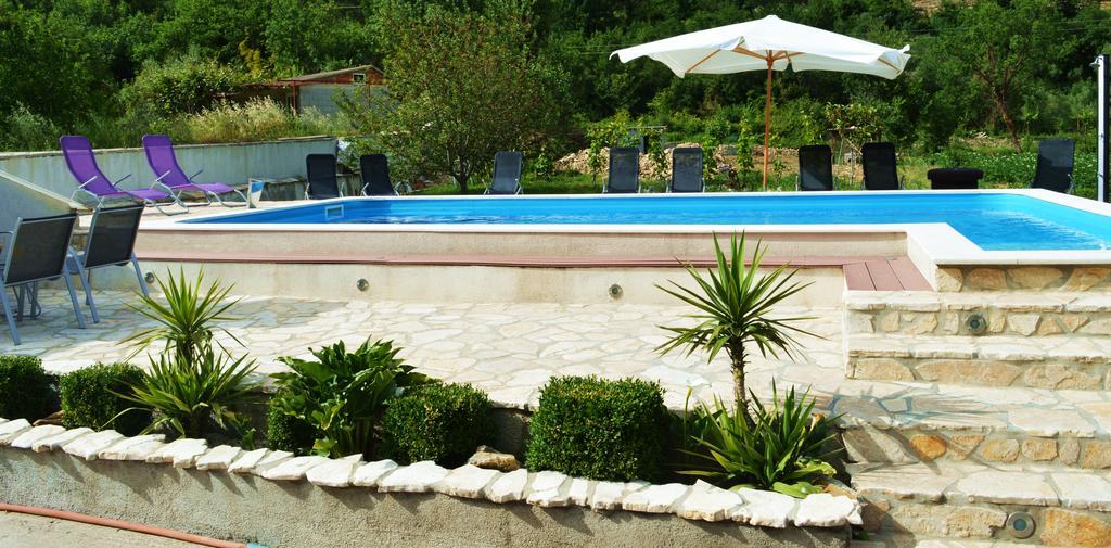 Villa Bubalo Omiš Exteriör bild