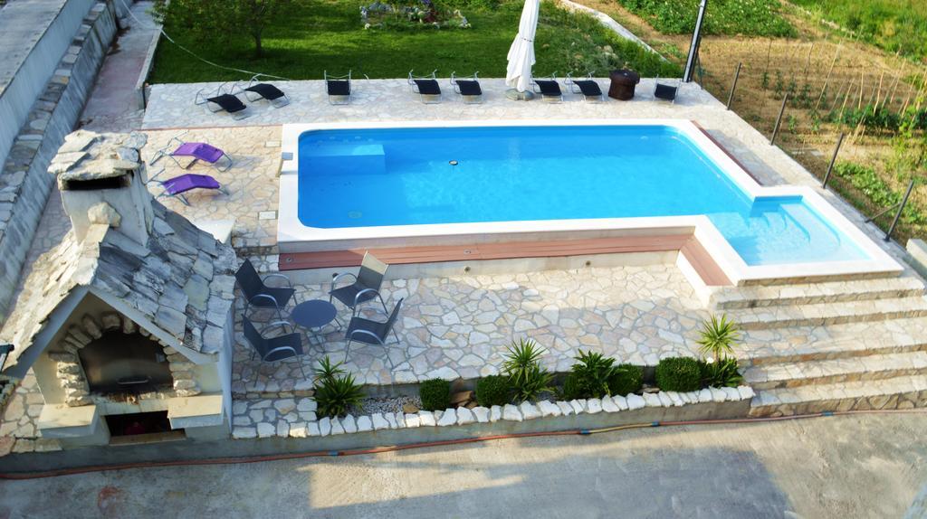 Villa Bubalo Omiš Exteriör bild